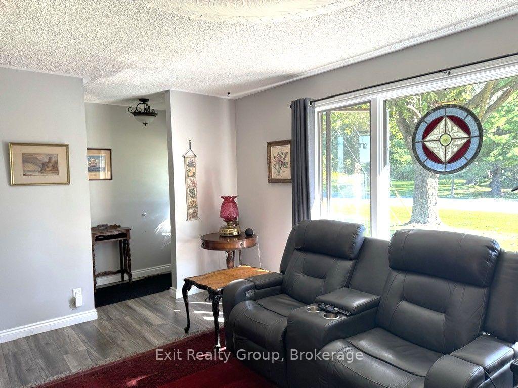 Photo 14 of 29 Chatterton Valley Crescent, Quinte West, Sidney Ward — HOMEH
