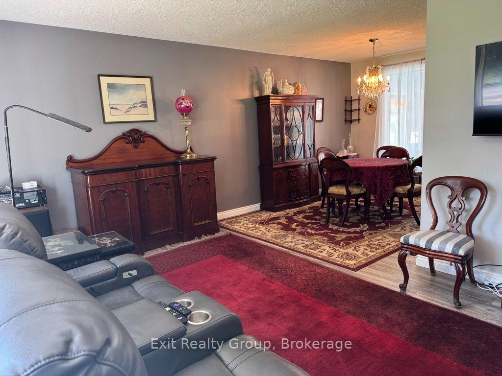 Photo 16 of 29 Chatterton Valley Crescent, Quinte West, Sidney Ward — HOMEH