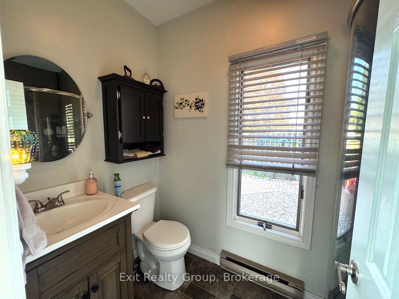 Photo 20 of 29 Chatterton Valley Crescent, Quinte West, Sidney Ward — HOMEH