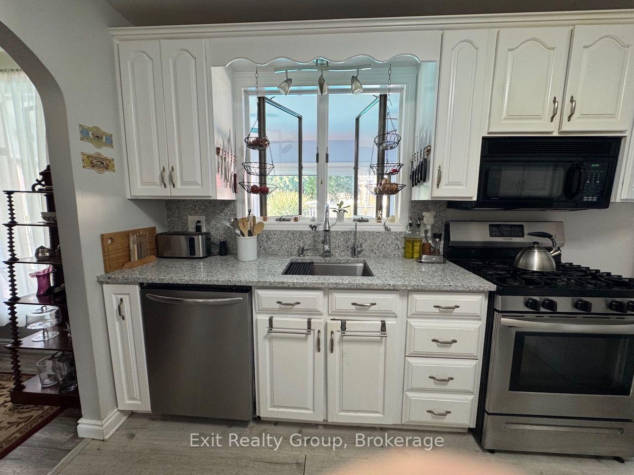 Photo 23 of 29 Chatterton Valley Crescent, Quinte West, Sidney Ward — HOMEH