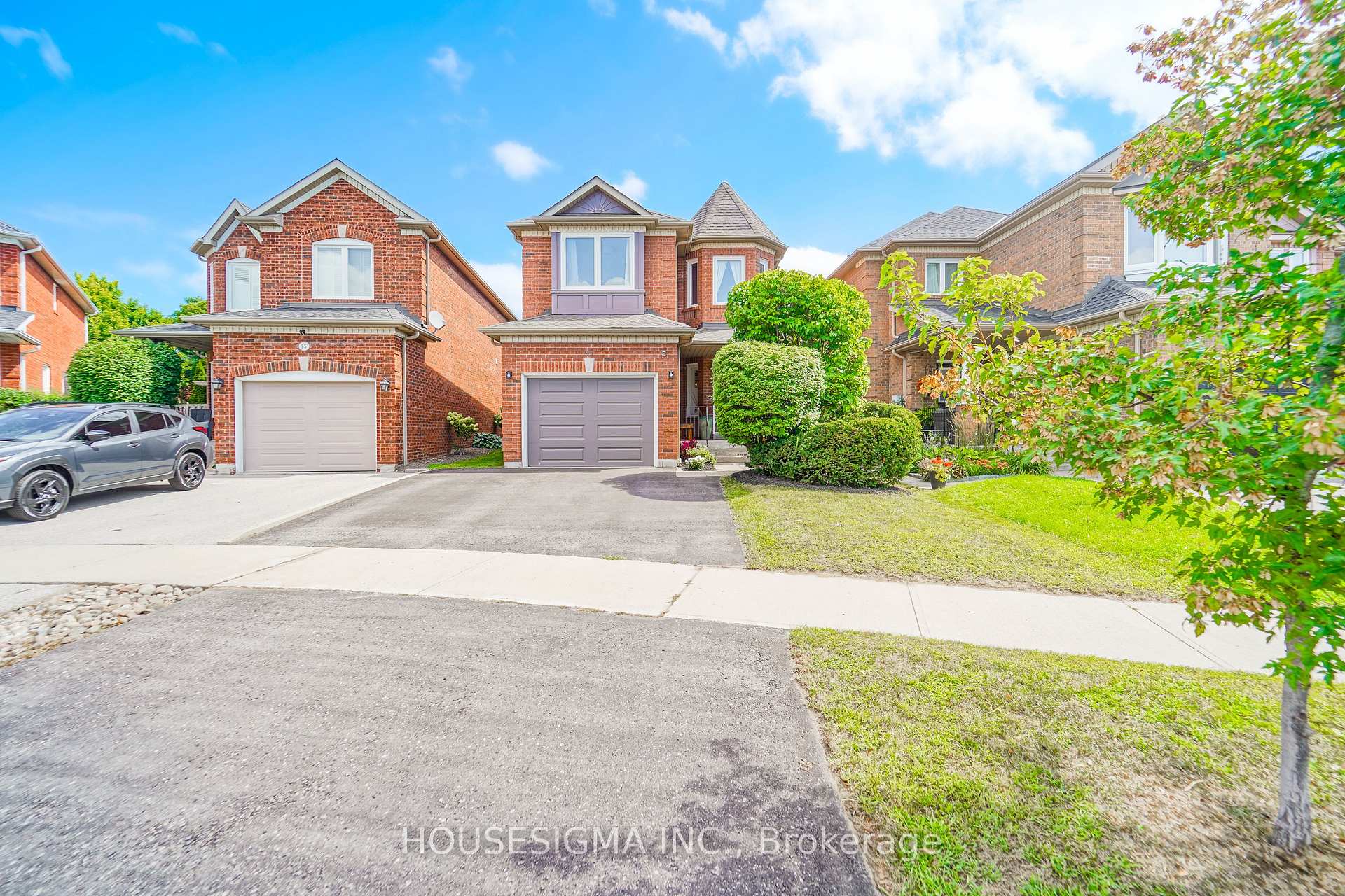 Photo 3 of 97 Bach Avenue, Whitby, Rolling Acres — HOMEH