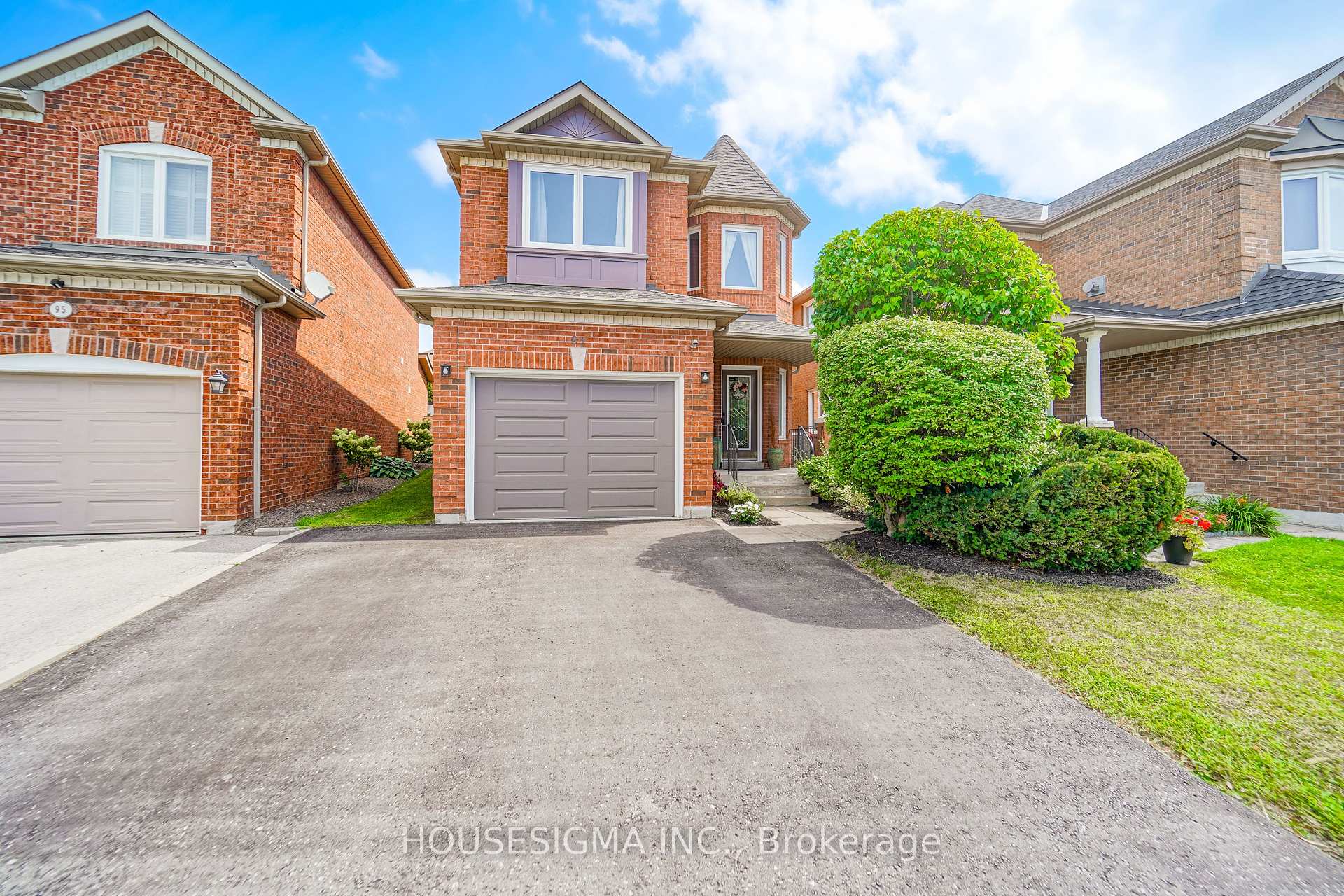 Photo 4 of 97 Bach Avenue, Whitby, Rolling Acres — HOMEH