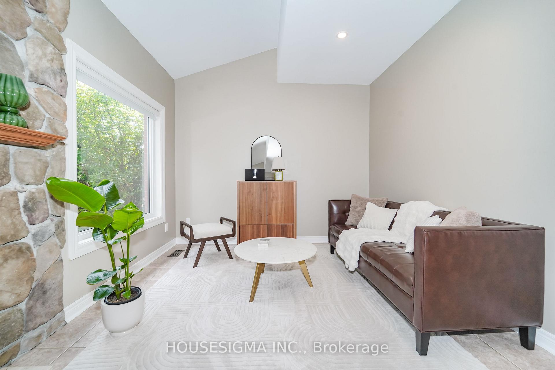 Photo 12 of 97 Bach Avenue, Whitby, Rolling Acres — HOMEH