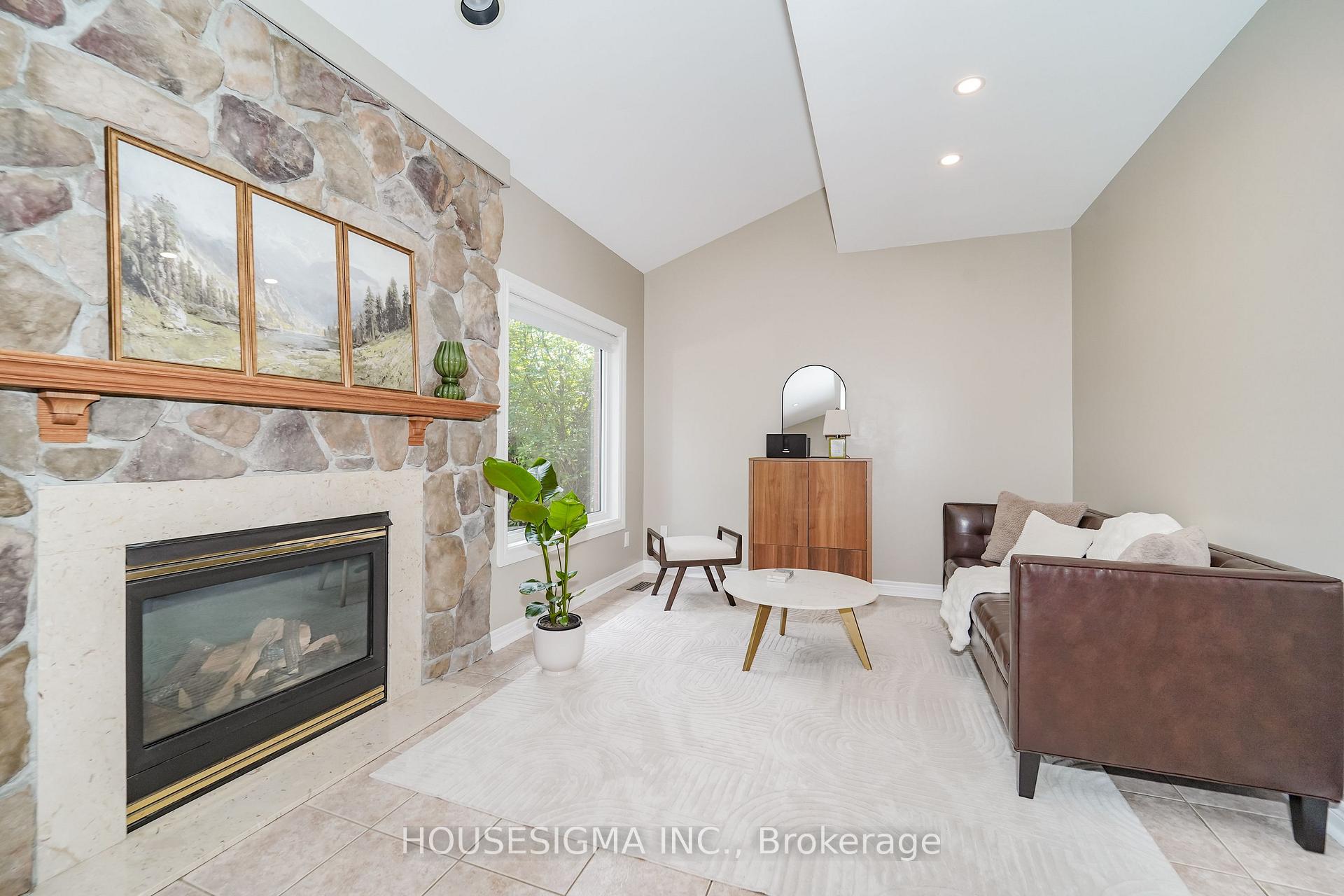 Photo 13 of 97 Bach Avenue, Whitby, Rolling Acres — HOMEH