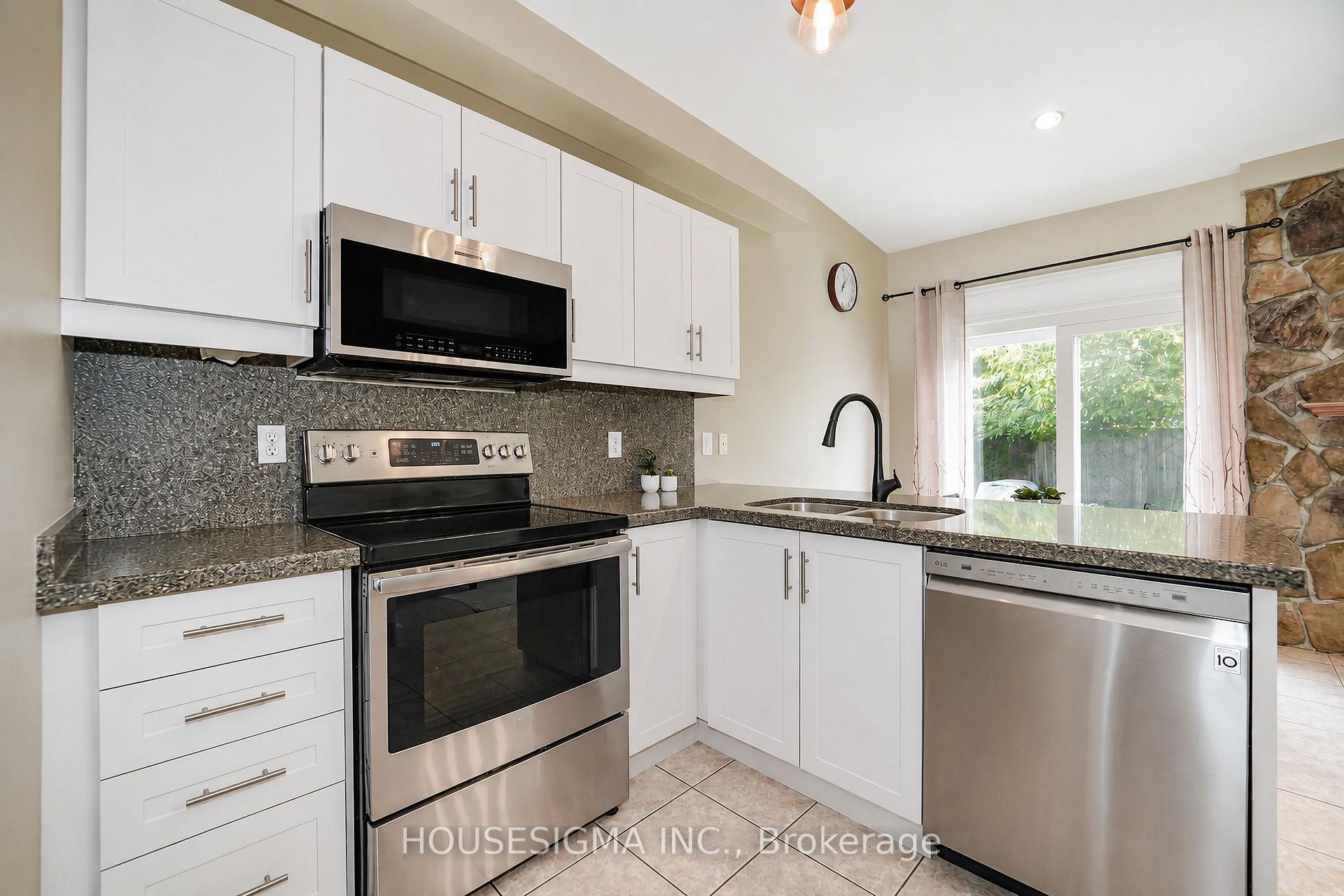 Photo 14 of 97 Bach Avenue, Whitby, Rolling Acres — HOMEH