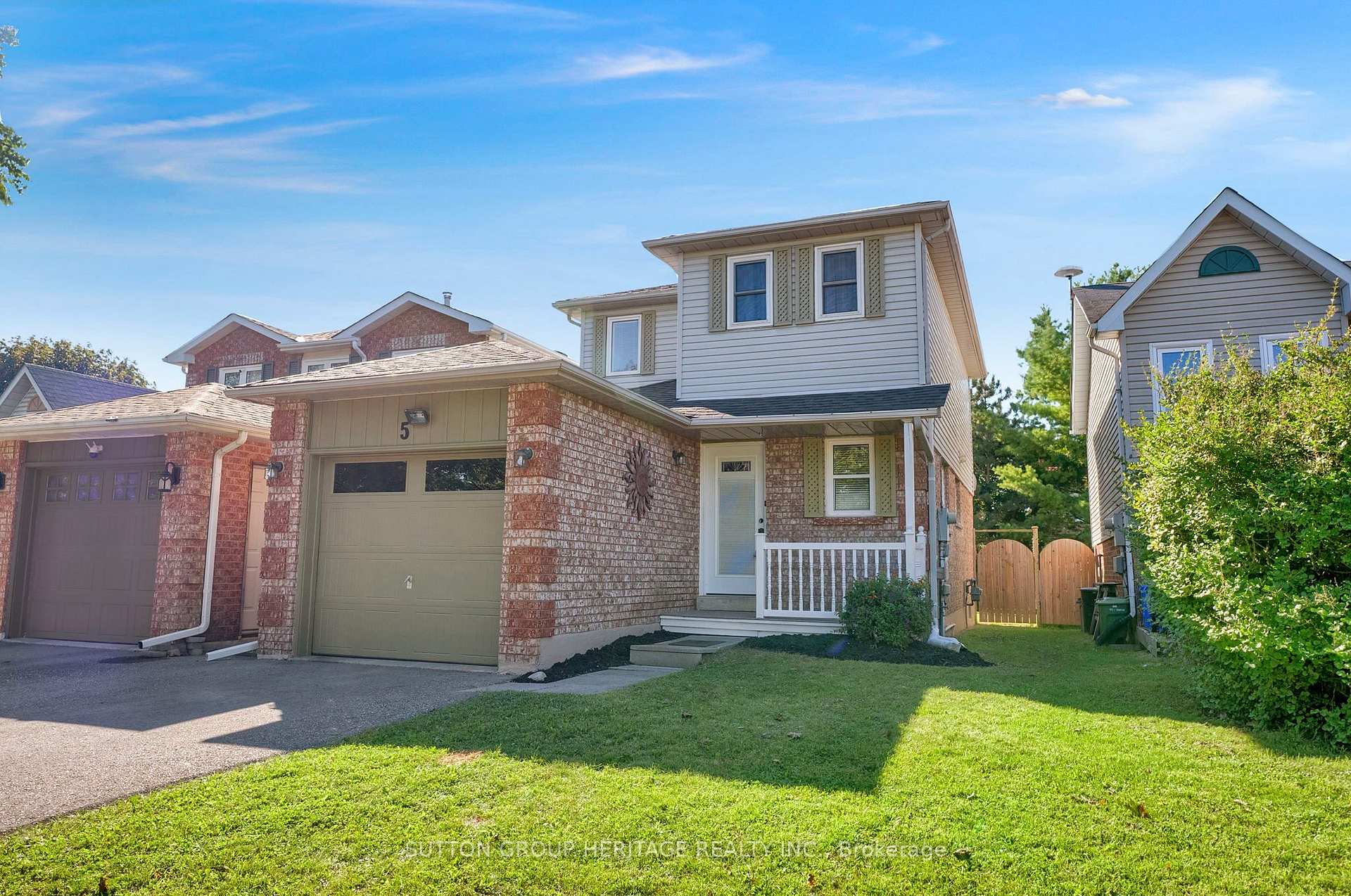 Photo 1 of 5 Fenwick Avenue, Clarington, Bowmanville — HOMEH