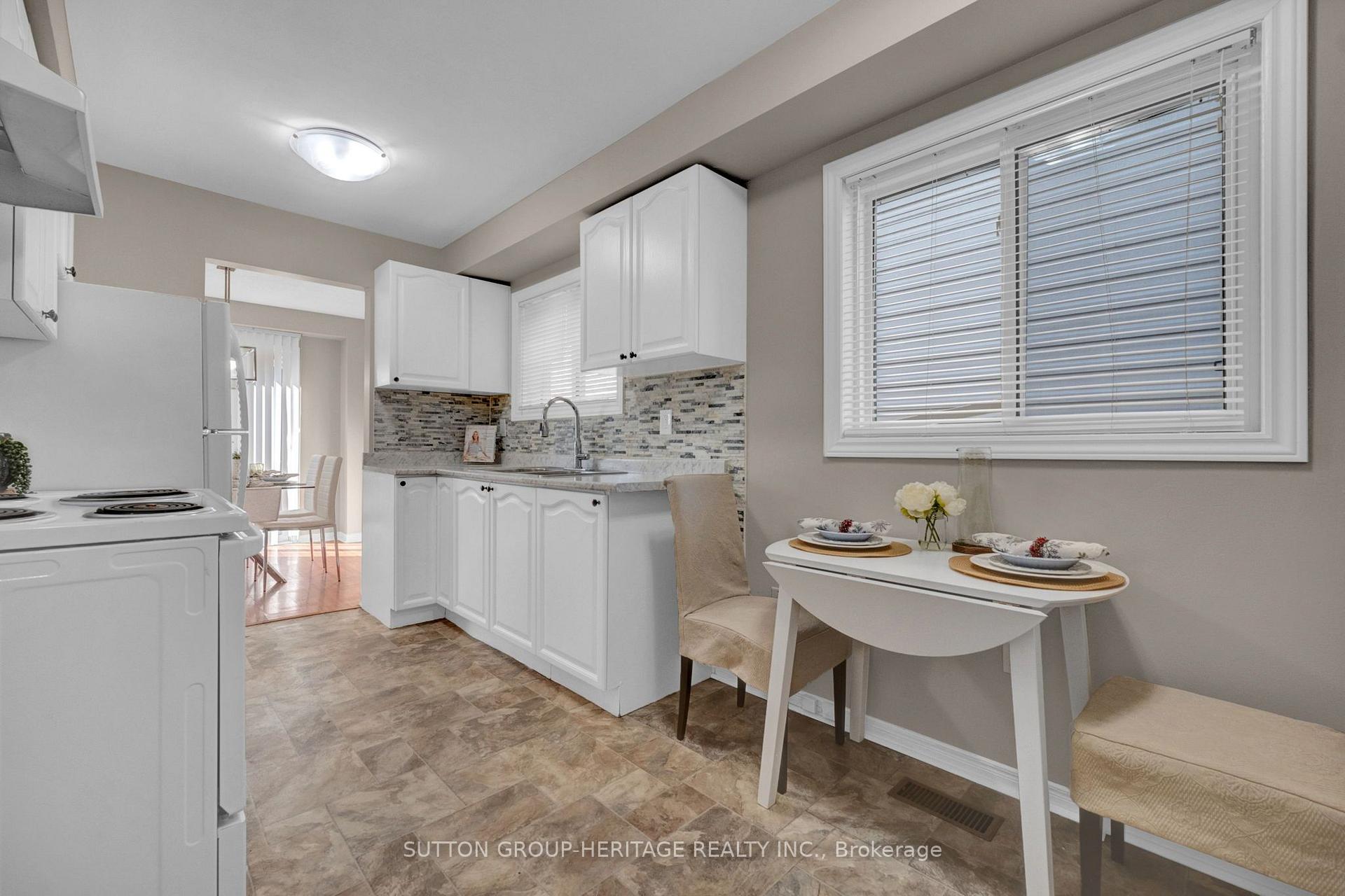 Photo 3 of 5 Fenwick Avenue, Clarington, Bowmanville — HOMEH