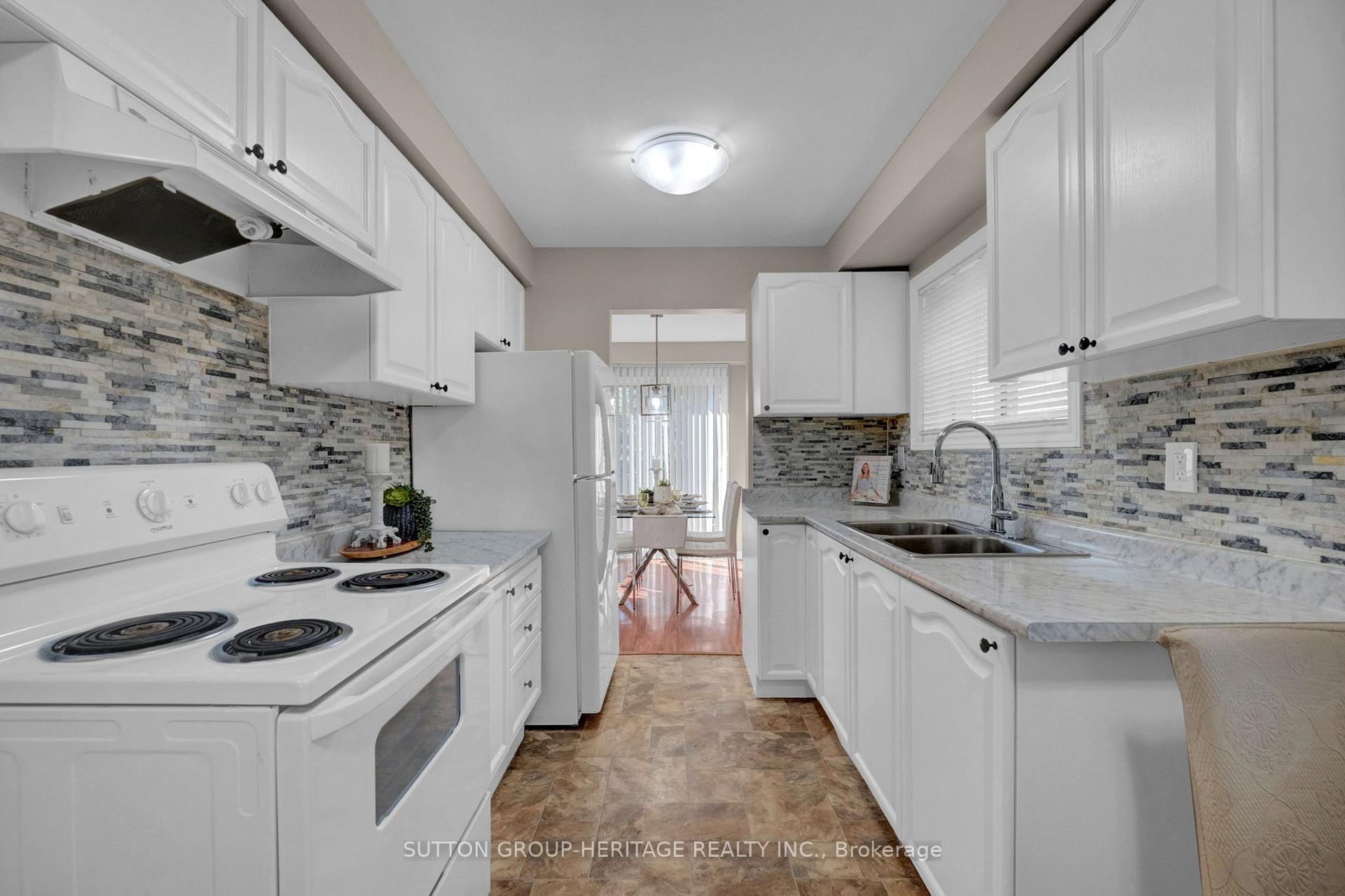 Photo 5 of 5 Fenwick Avenue, Clarington, Bowmanville — HOMEH