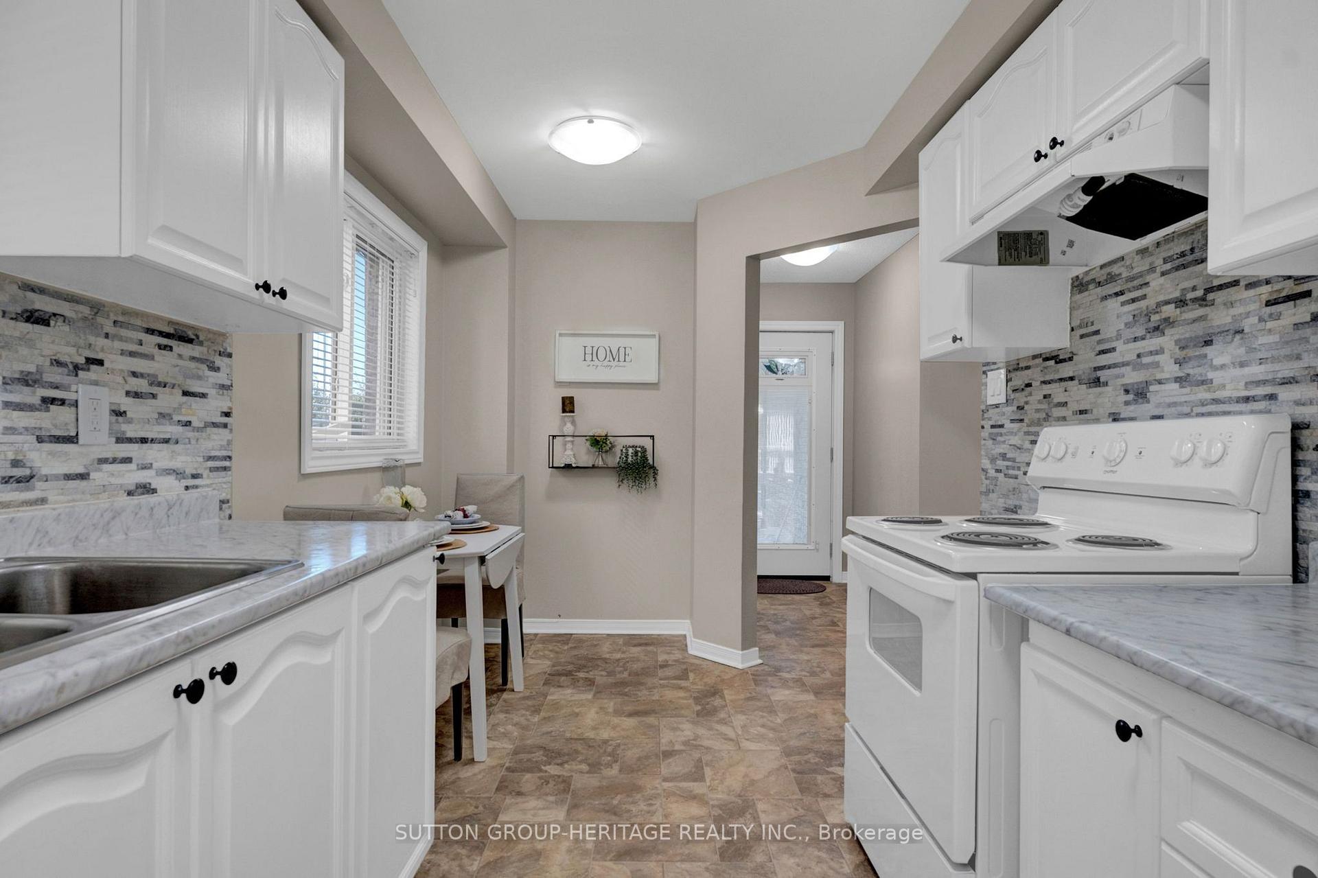 Photo 7 of 5 Fenwick Avenue, Clarington, Bowmanville — HOMEH