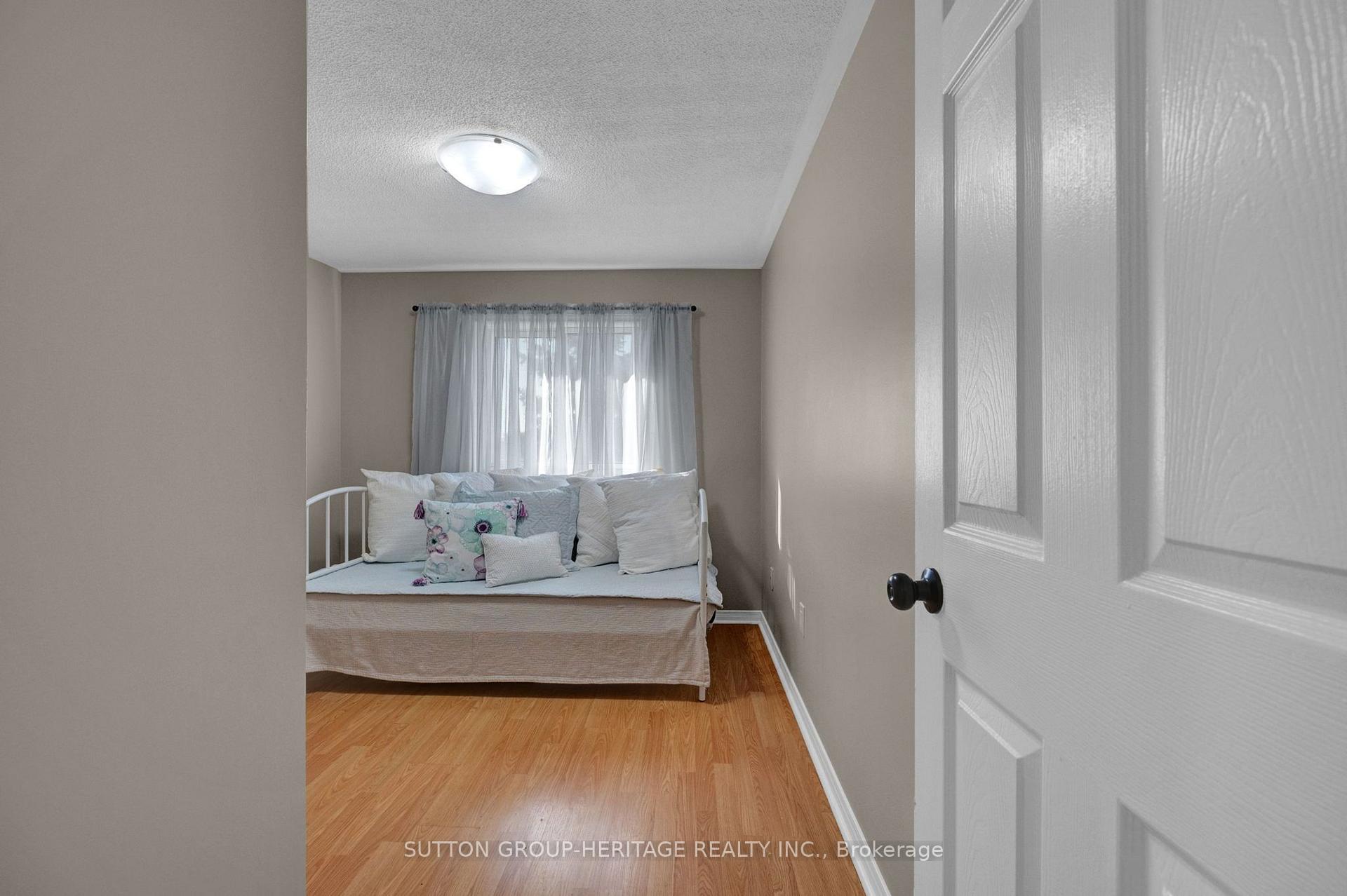 Photo 23 of 5 Fenwick Avenue, Clarington, Bowmanville — HOMEH