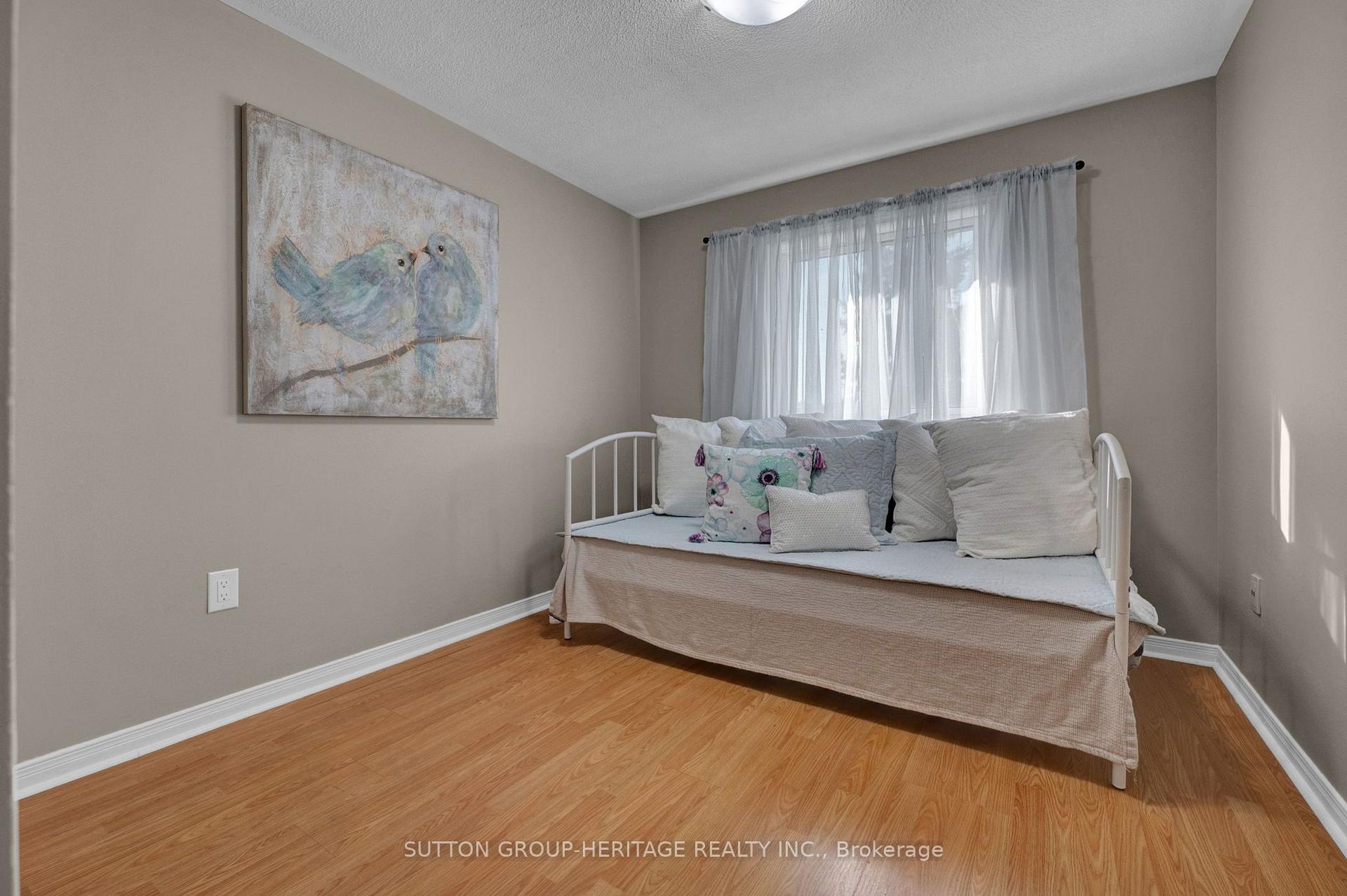 Photo 24 of 5 Fenwick Avenue, Clarington, Bowmanville — HOMEH