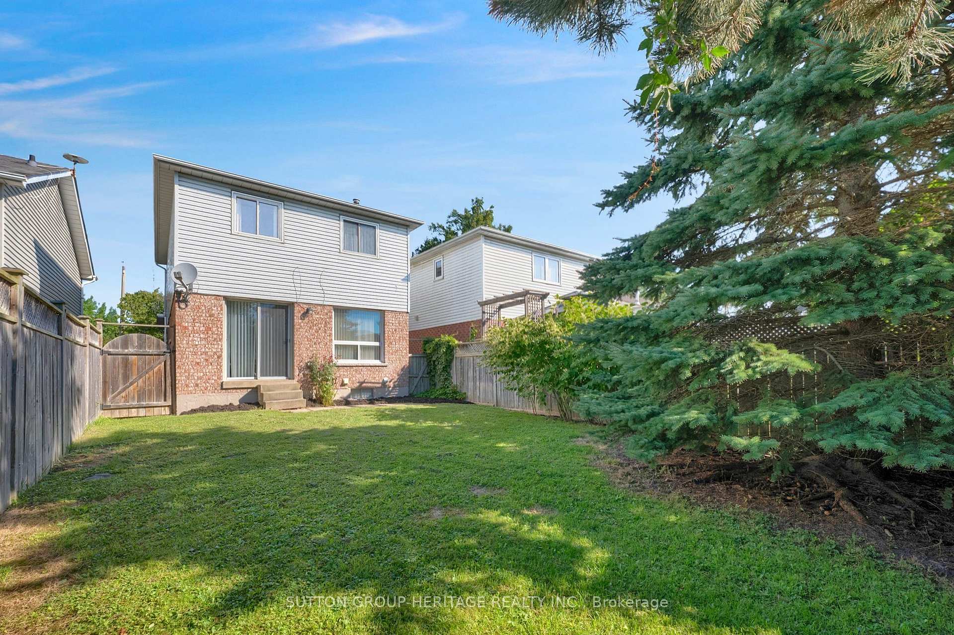 Photo 32 of 5 Fenwick Avenue, Clarington, Bowmanville — HOMEH