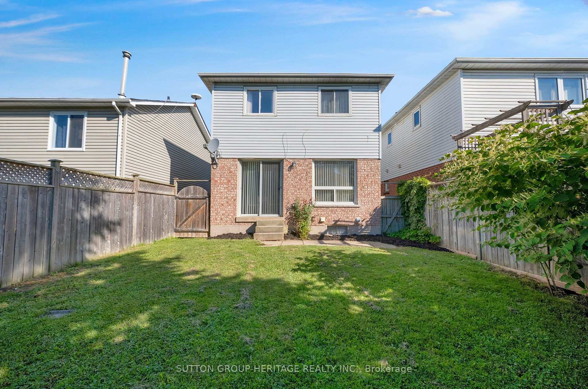 Photo 36 of 5 Fenwick Avenue, Clarington, Bowmanville — HOMEH