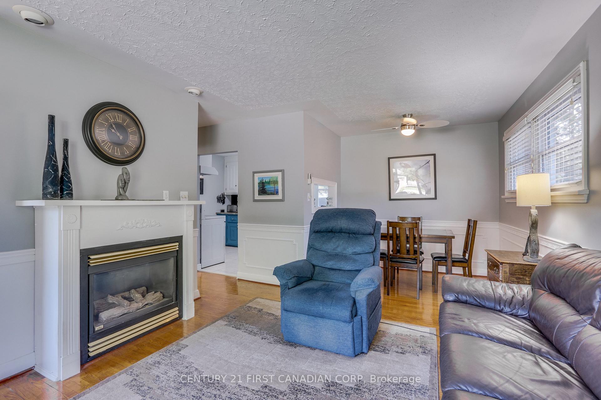 Photo 5 of 62 Thorncrest Crescent, London, South D — HOMEH