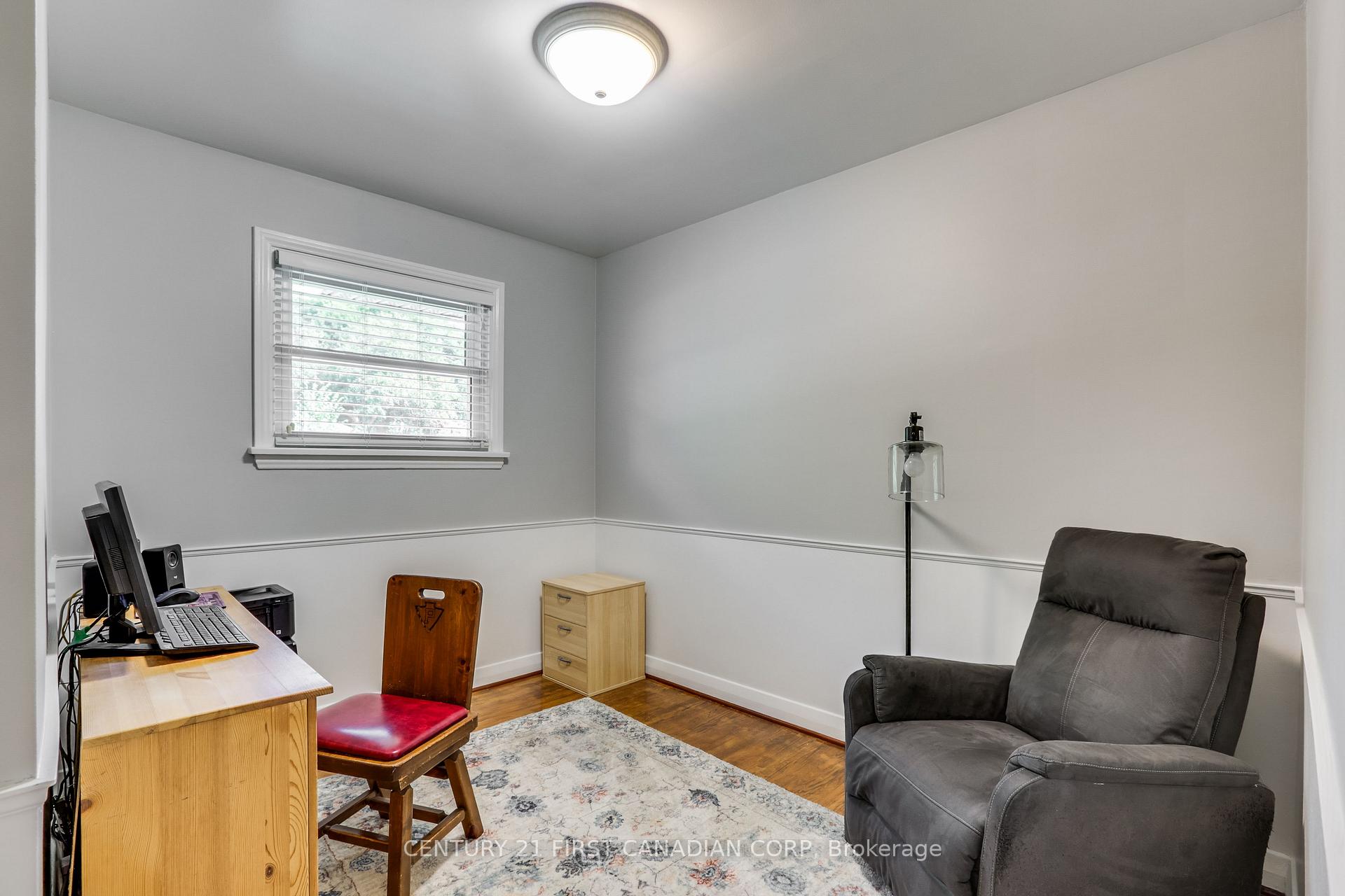 Photo 15 of 62 Thorncrest Crescent, London, South D — HOMEH