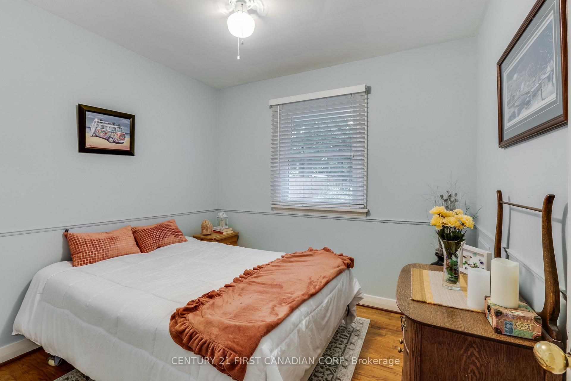 Photo 21 of 62 Thorncrest Crescent, London, South D — HOMEH