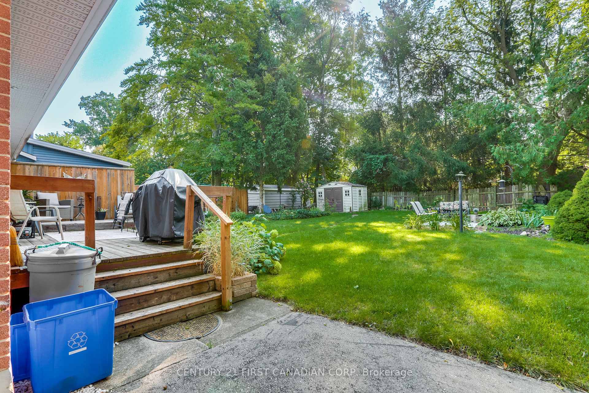Photo 31 of 62 Thorncrest Crescent, London, South D — HOMEH