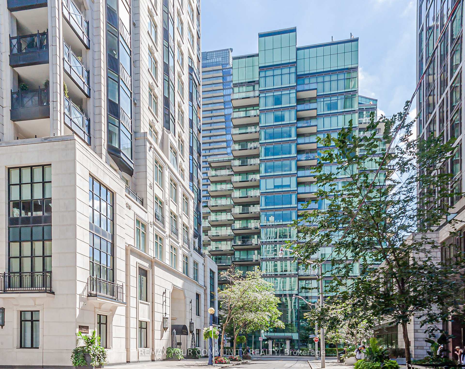 Photo 3 of Unit 902, 77 Charles Street W, Toronto, Bay Street Corridor — HOMEH