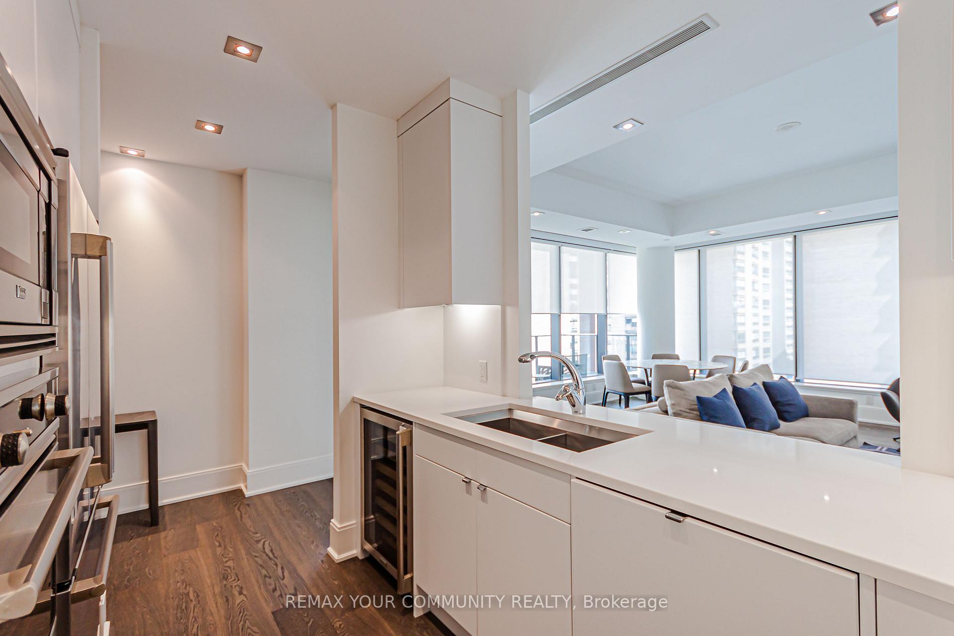 Photo 14 of Unit 902, 77 Charles Street W, Toronto, Bay Street Corridor — HOMEH