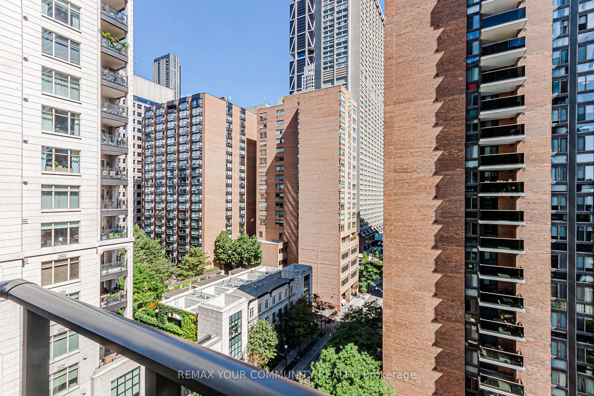 Photo 23 of Unit 902, 77 Charles Street W, Toronto, Bay Street Corridor — HOMEH
