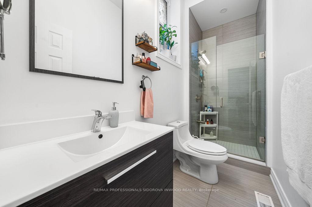 Photo 15 of 13 Spencer Avenue, Toronto, South Parkdale — HOMEH