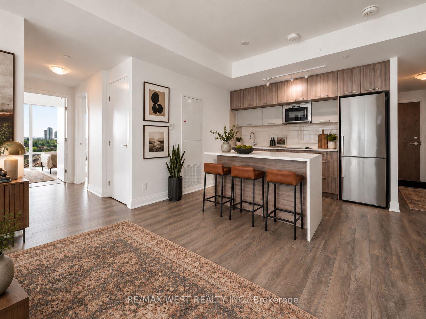Photo 3 of 4800 Highway 7, Vaughan, East Woodbridge — HOMEH