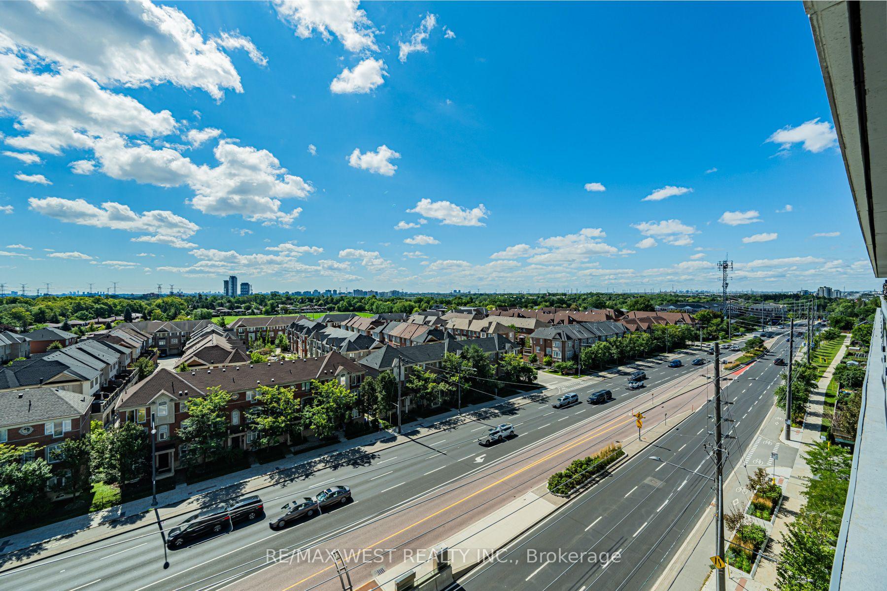 Photo 12 of 4800 Highway 7, Vaughan, East Woodbridge — HOMEH