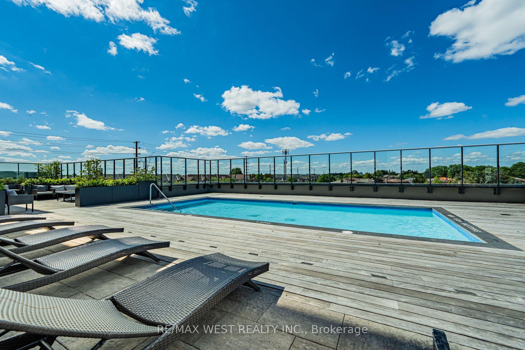 Photo 18 of 4800 Highway 7, Vaughan, East Woodbridge — HOMEH