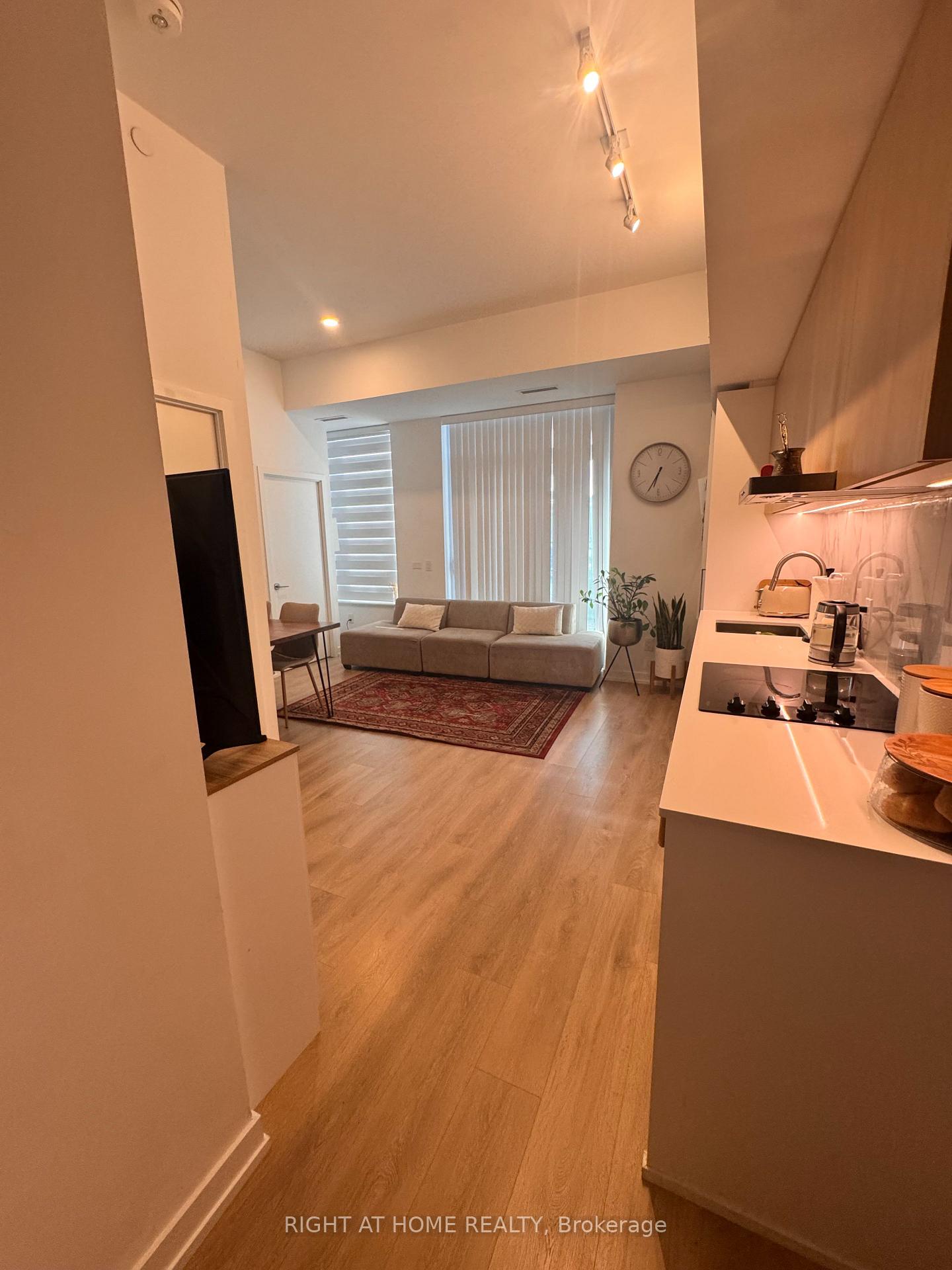 Front of 1100 Sheppard Avenue W