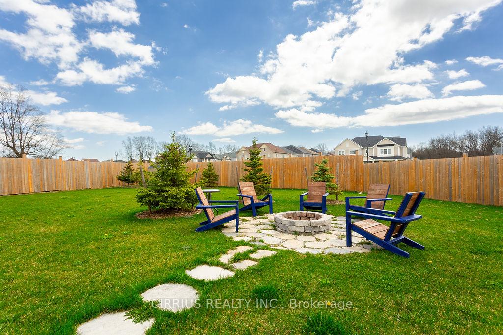 Photo 7 of 7776 Tupelo Crescent, Niagara Falls, Brown — HOMEH