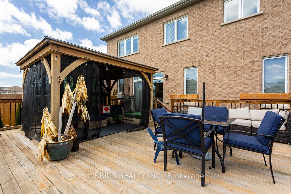 Photo 8 of 7776 Tupelo Crescent, Niagara Falls, Brown — HOMEH
