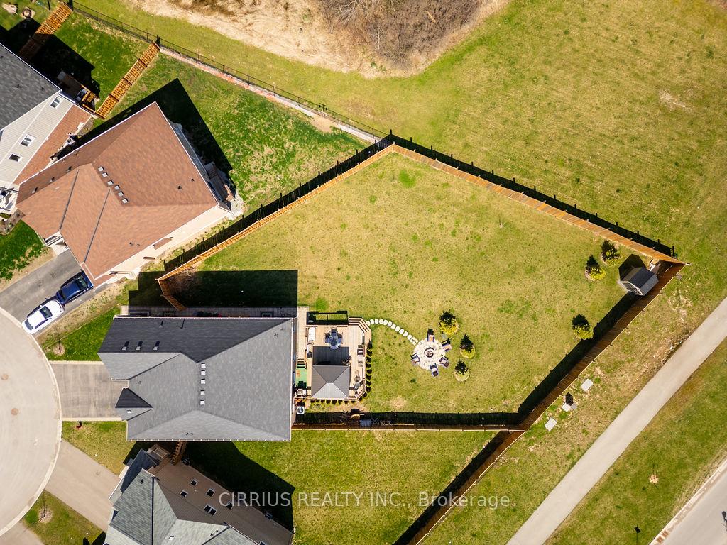Photo 40 of 7776 Tupelo Crescent, Niagara Falls, Brown — HOMEH