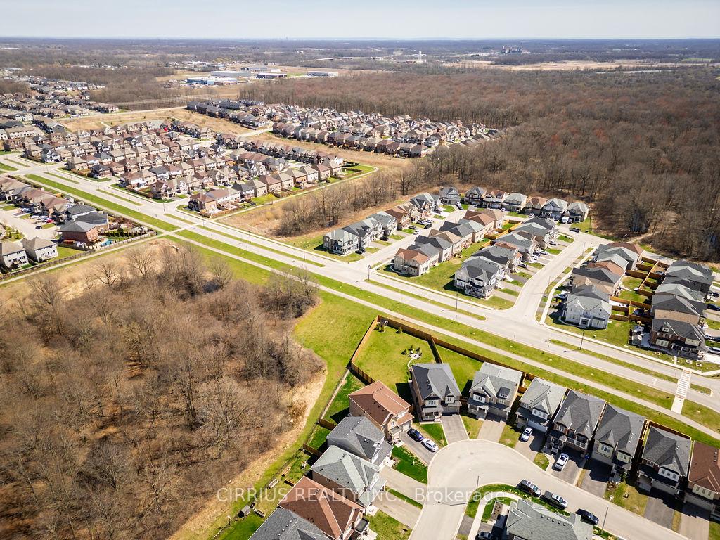 Photo 46 of 7776 Tupelo Crescent, Niagara Falls, Brown — HOMEH