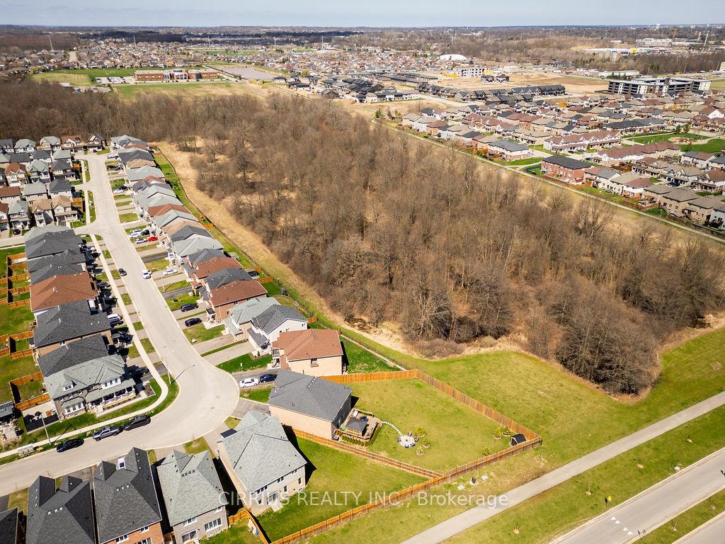 Photo 47 of 7776 Tupelo Crescent, Niagara Falls, Brown — HOMEH