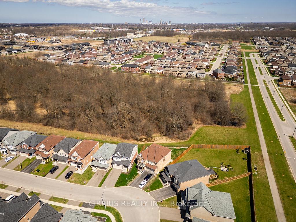 Photo 50 of 7776 Tupelo Crescent, Niagara Falls, Brown — HOMEH