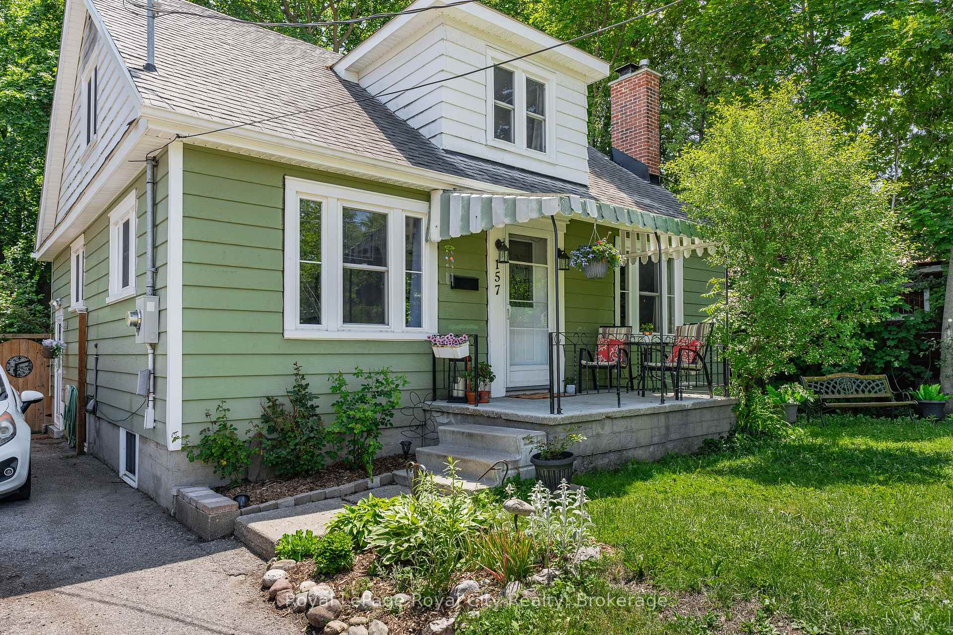 Photo 3 of 157 Grange Street, Guelph, St. George's — HOMEH
