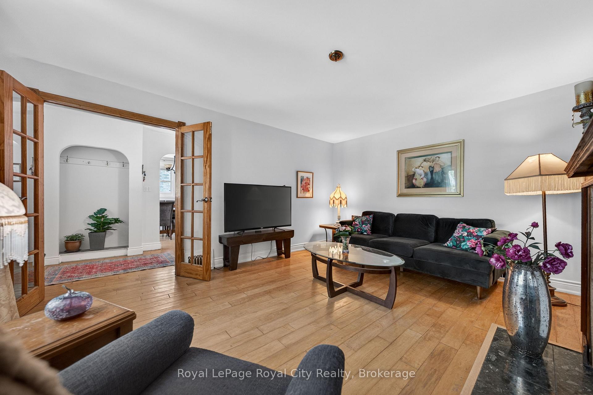 Photo 5 of 157 Grange Street, Guelph, St. George's — HOMEH