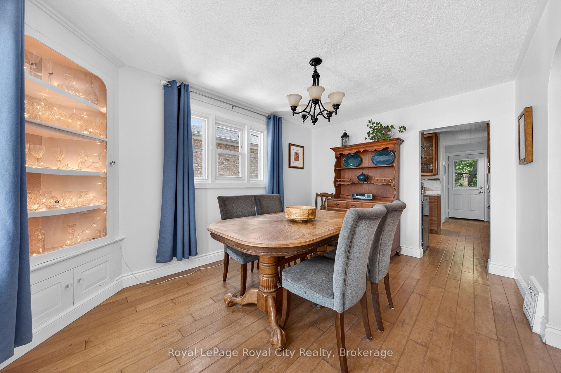 Photo 11 of 157 Grange Street, Guelph, St. George's — HOMEH