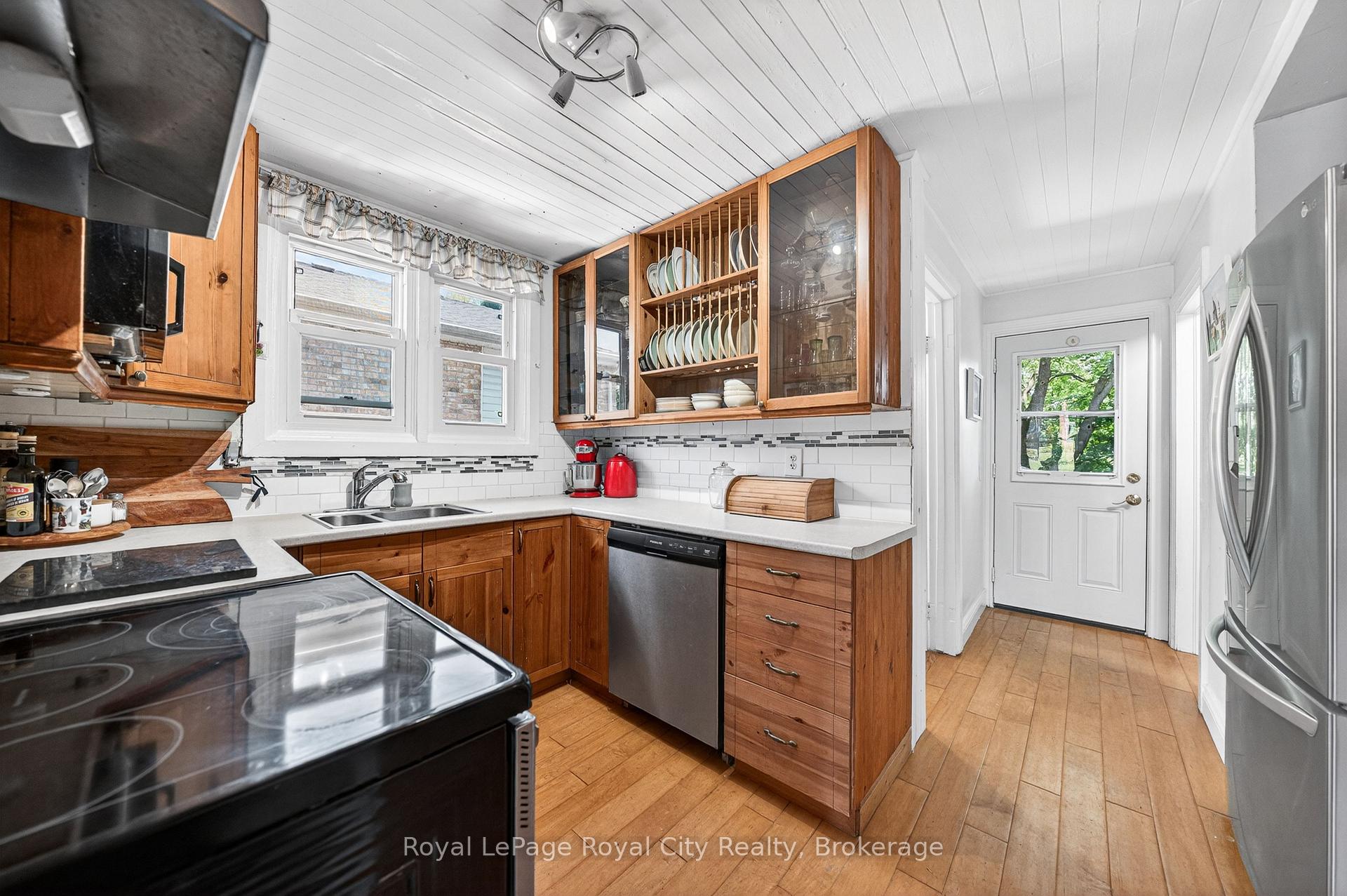 Photo 13 of 157 Grange Street, Guelph, St. George's — HOMEH