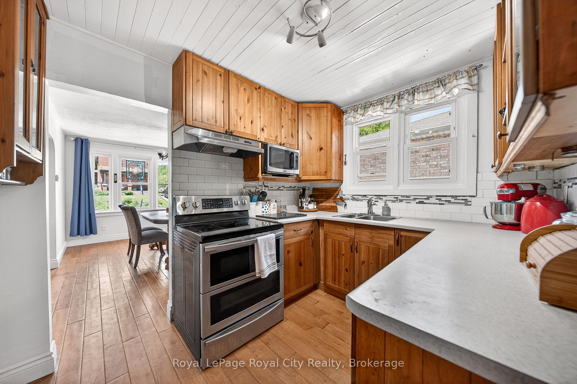 Photo 14 of 157 Grange Street, Guelph, St. George's — HOMEH