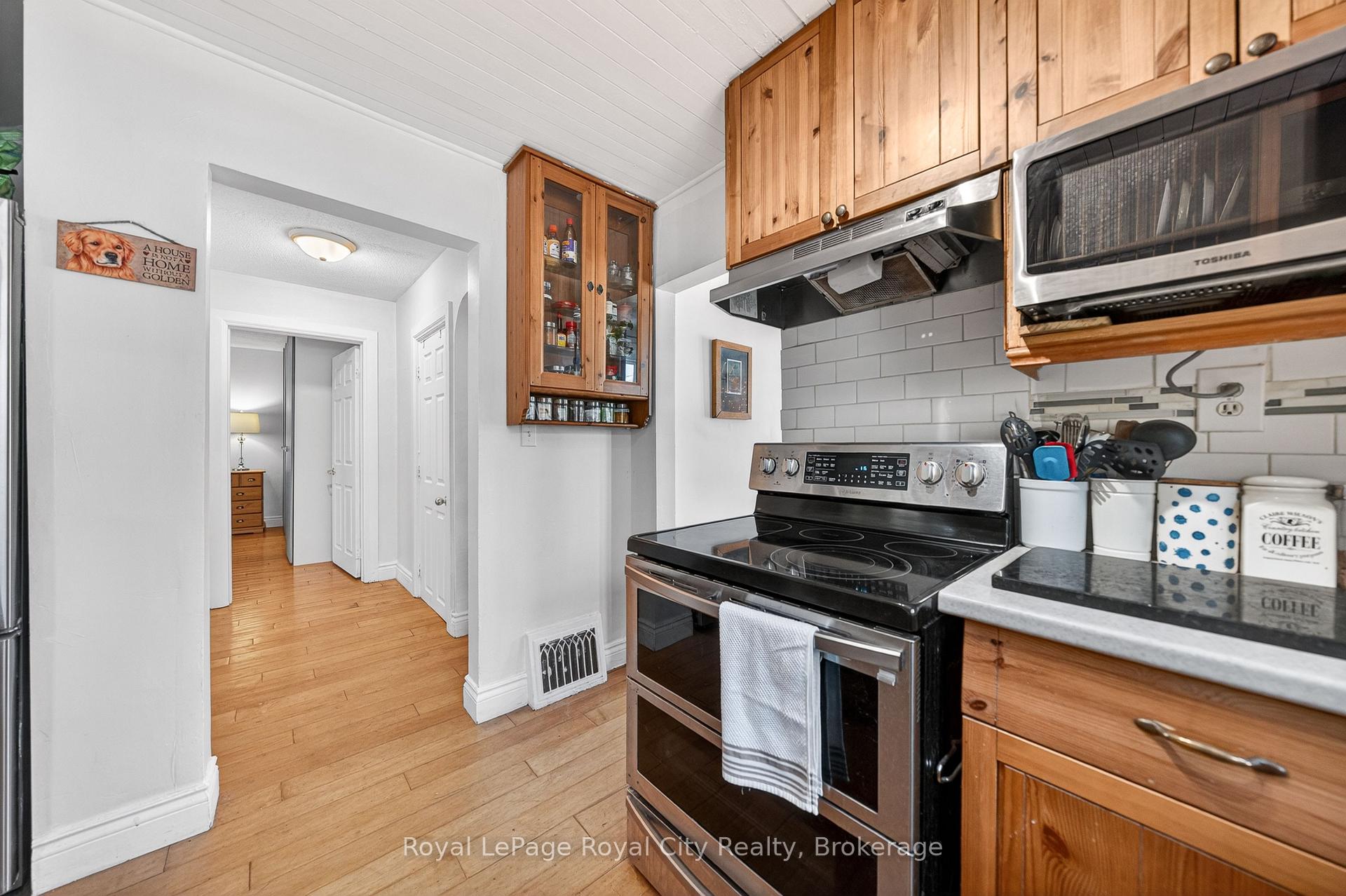 Photo 17 of 157 Grange Street, Guelph, St. George's — HOMEH