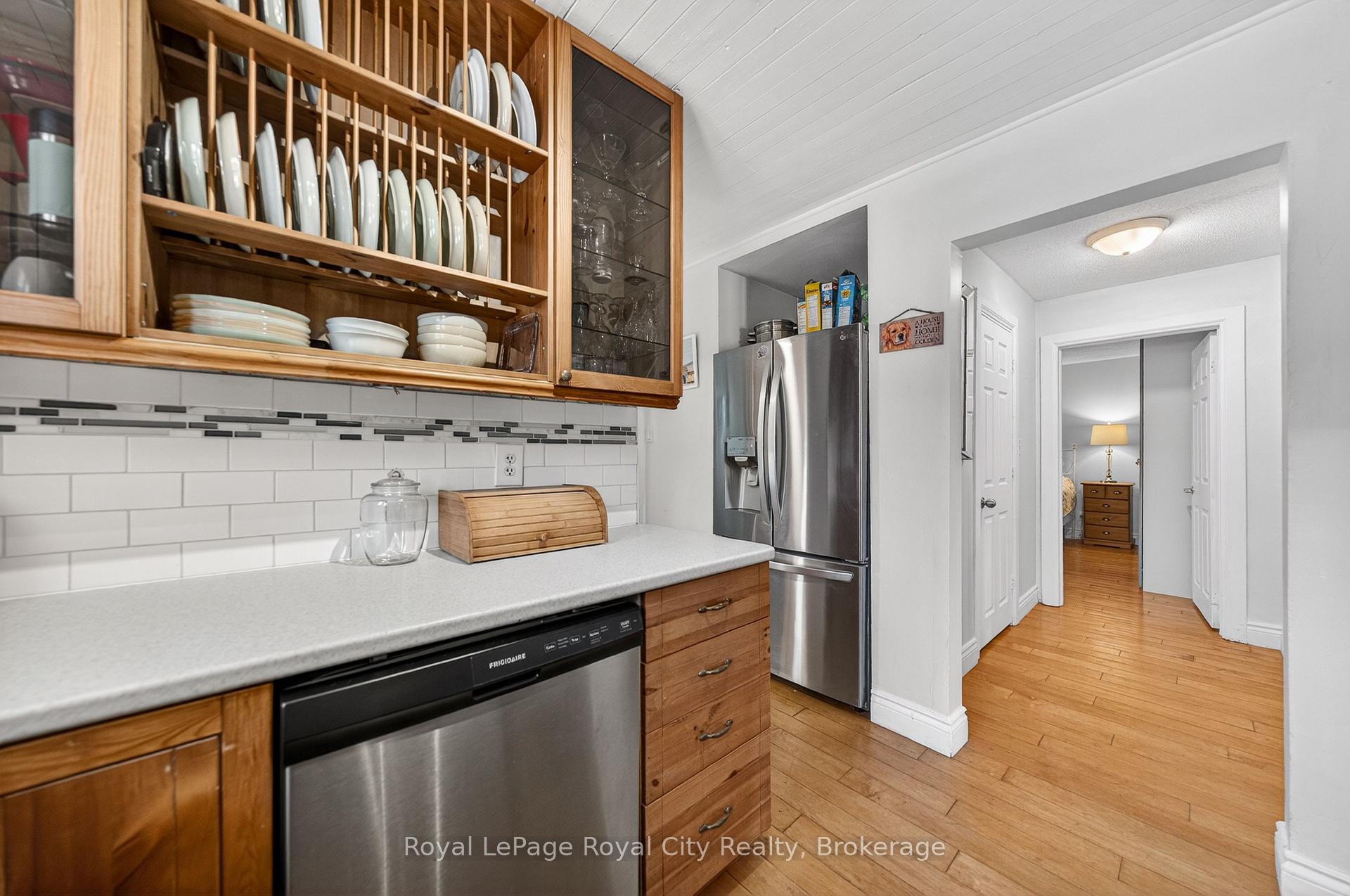 Photo 18 of 157 Grange Street, Guelph, St. George's — HOMEH