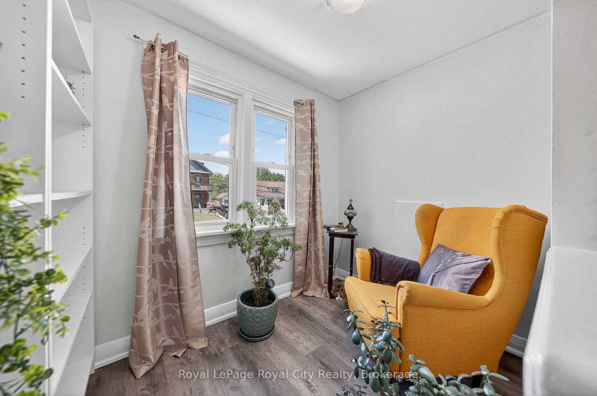 Photo 23 of 157 Grange Street, Guelph, St. George's — HOMEH