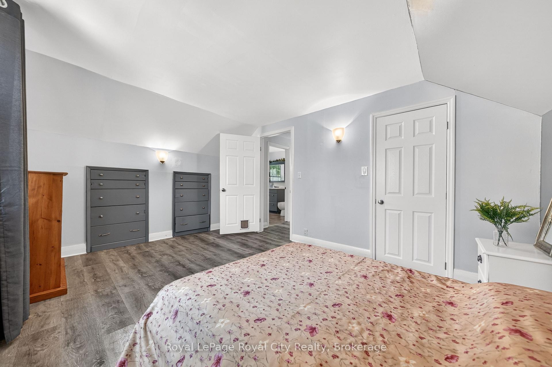 Photo 26 of 157 Grange Street, Guelph, St. George's — HOMEH