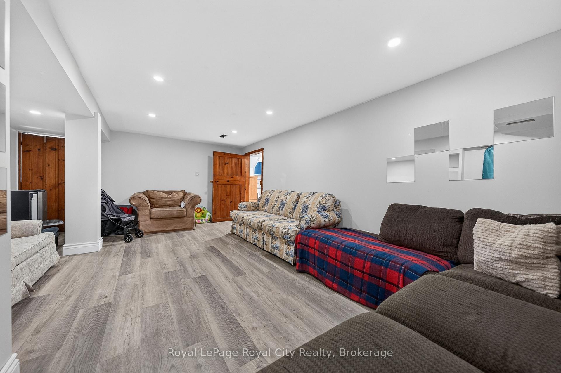 Photo 34 of 157 Grange Street, Guelph, St. George's — HOMEH