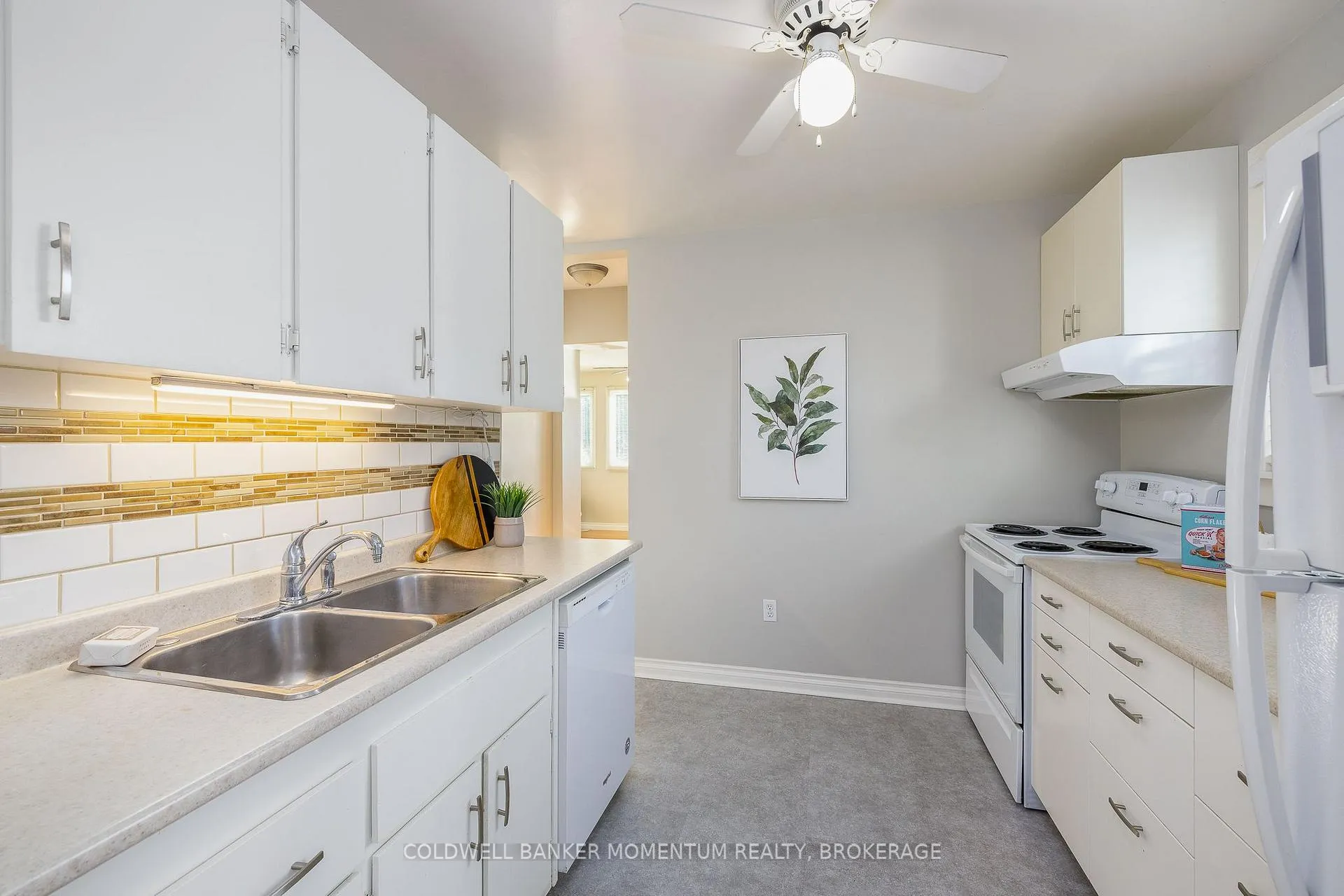 Photo 3 of 13 Princess Street, St. Catharines, E. Chester — HOMEH