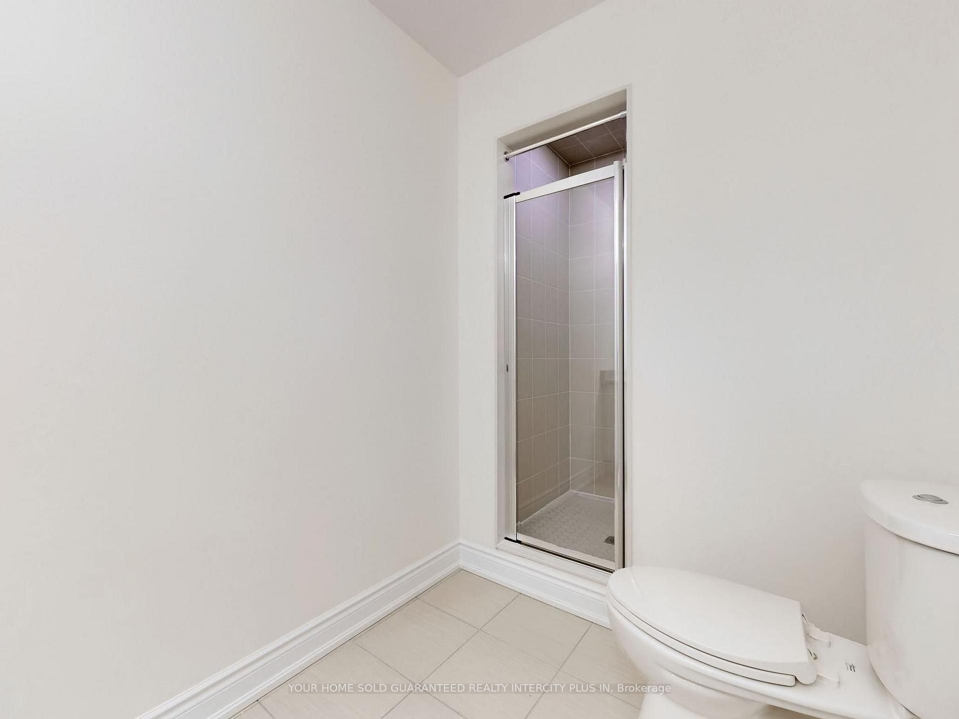 Photo 6 of 124 Tennant Circle, Vaughan, Vellore Village — HOMEH