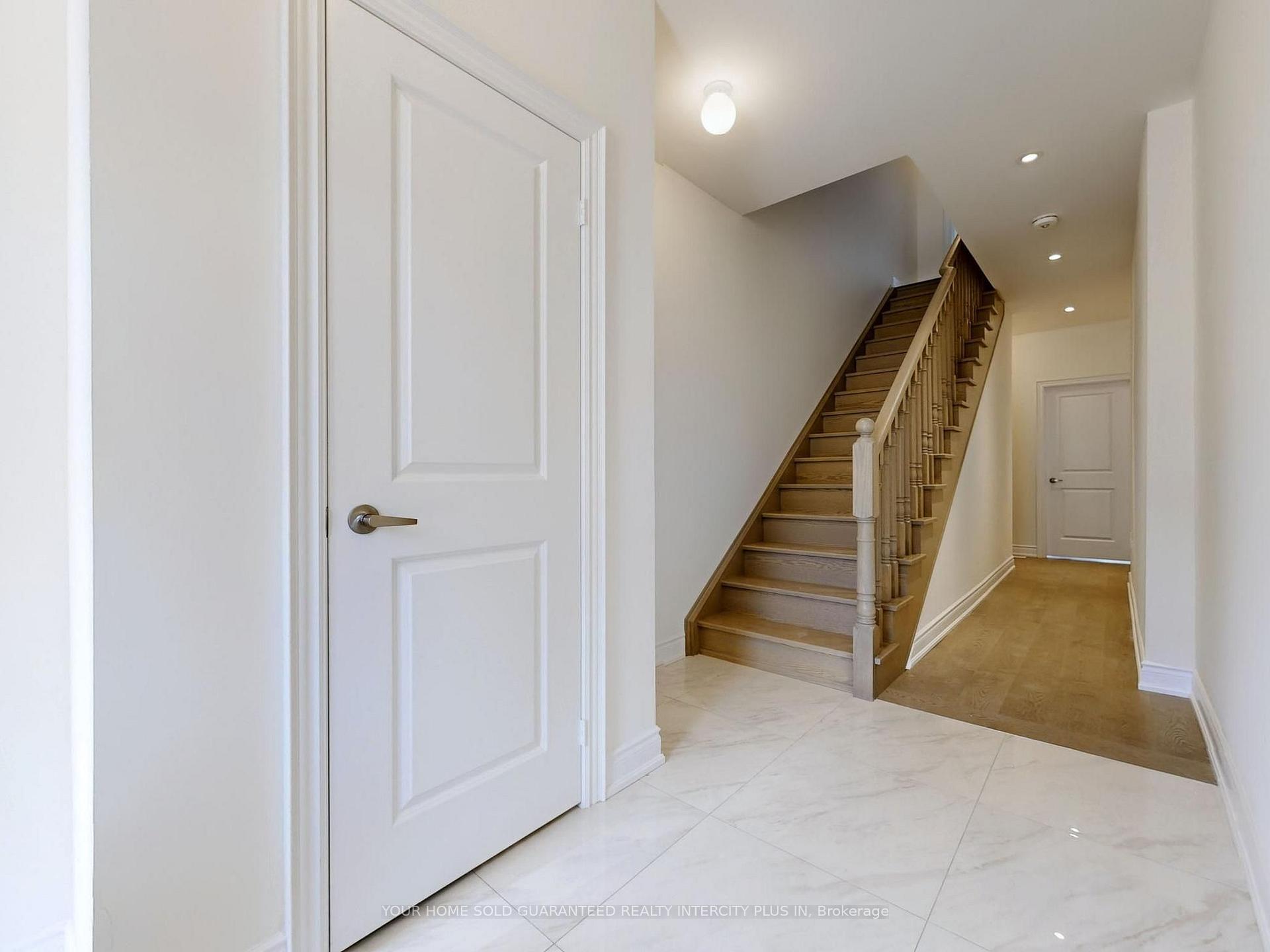 Photo 8 of 124 Tennant Circle, Vaughan, Vellore Village — HOMEH