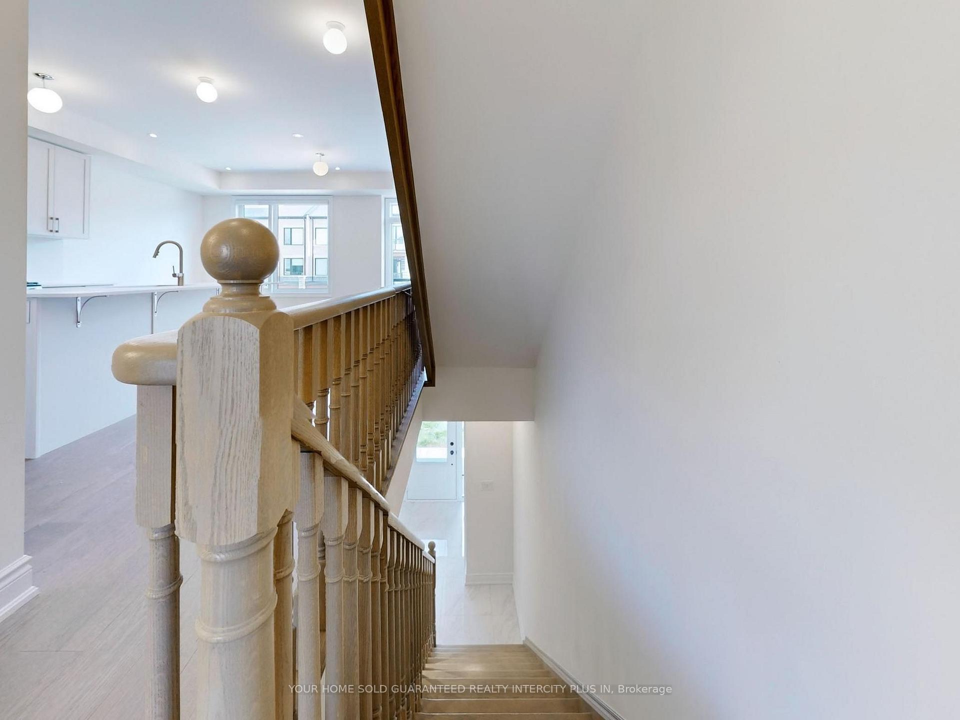 Photo 9 of 124 Tennant Circle, Vaughan, Vellore Village — HOMEH