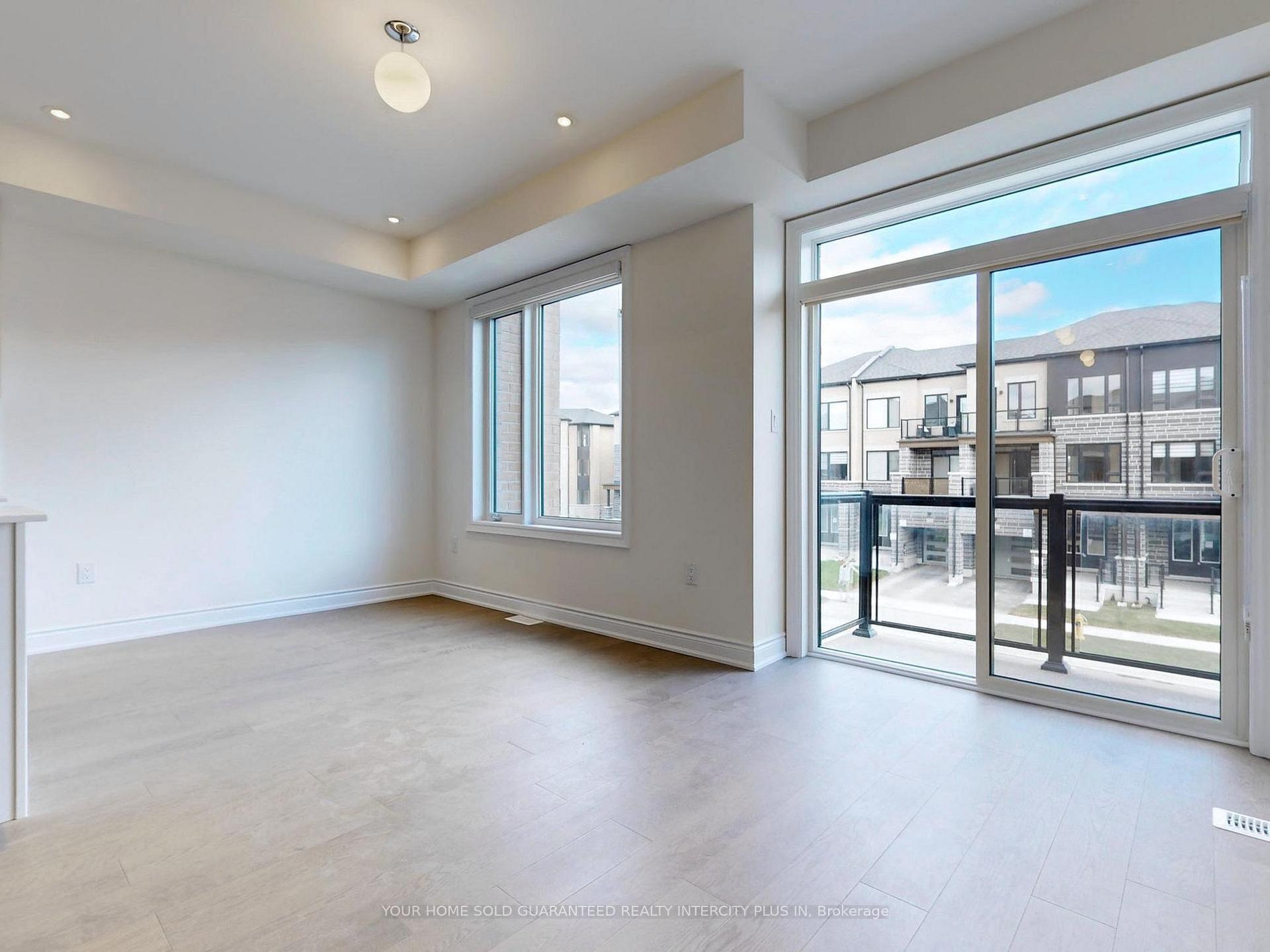 Photo 15 of 124 Tennant Circle, Vaughan, Vellore Village — HOMEH